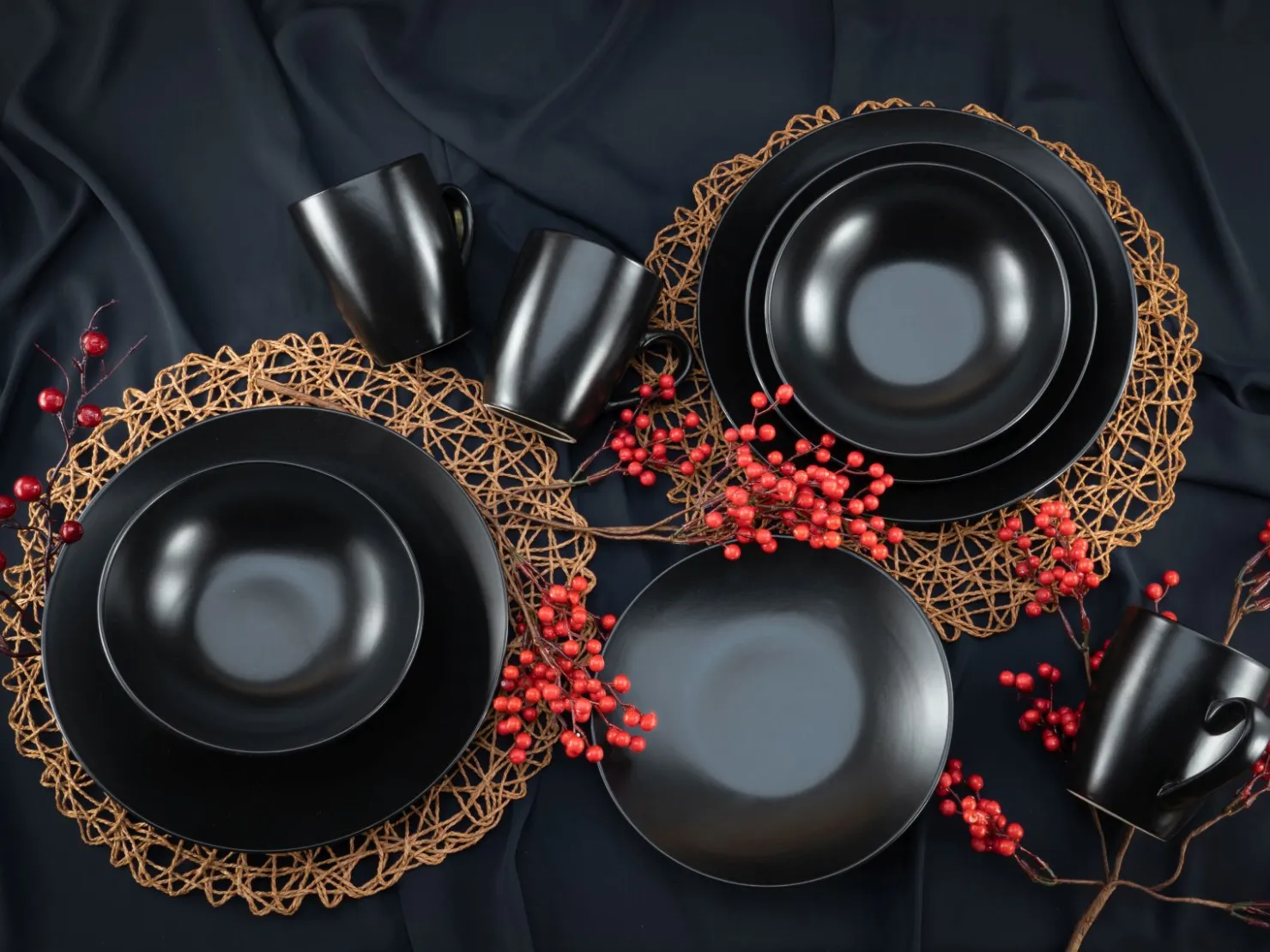 Creatable Geschirrset|Black Matt - Kombiservice 16-tlg - Schwarz