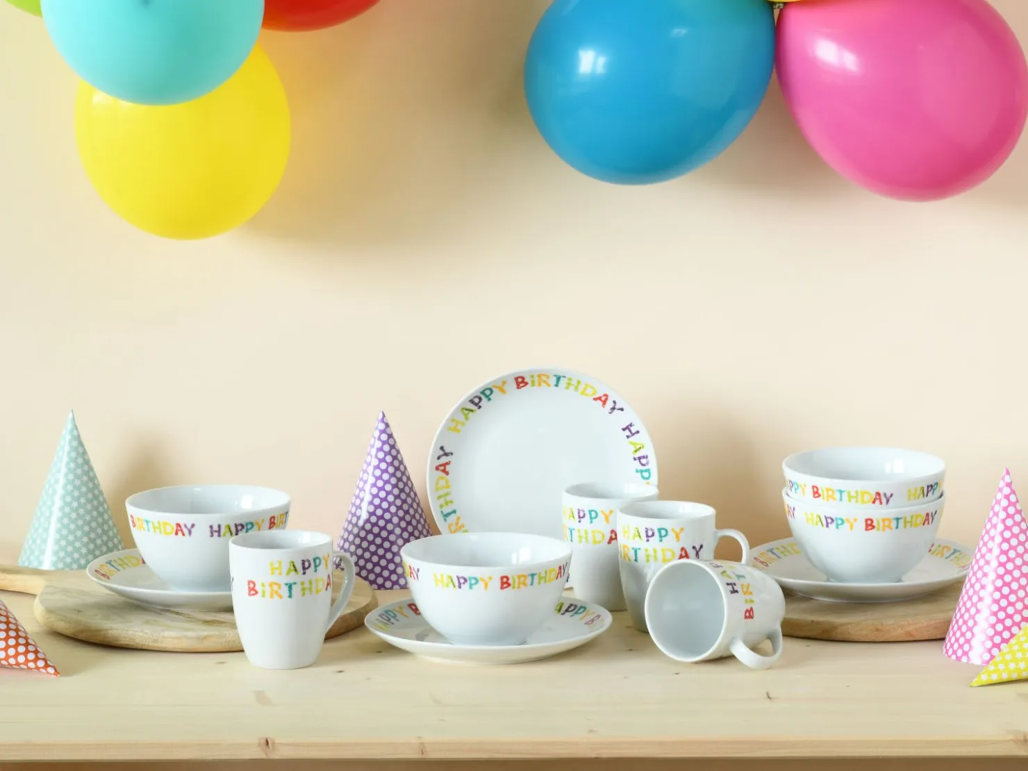 Creatable Geschirrset|Luna - Brunch Set 12-tlg, Happy Birthday - Frühstücksset 12-tlg - Happy Birthday