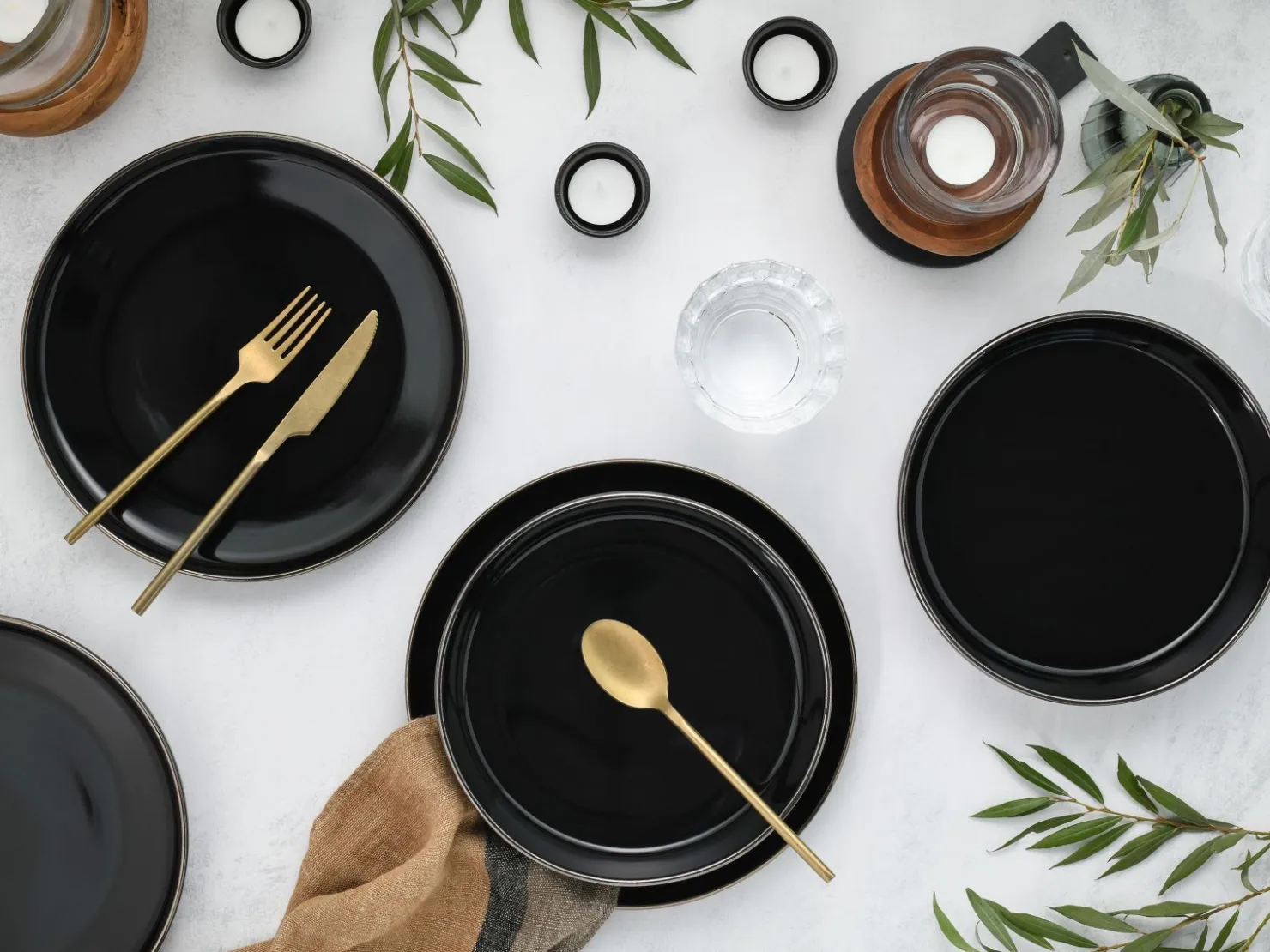 Creatable Geschirrset|Nordic Festive - Tafelservice 12-tlg - Schwarz