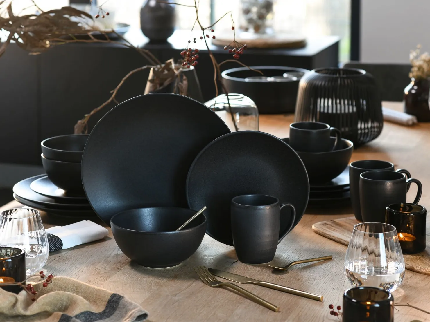 Creatable Geschirrset|Soft Touch - Kombiservice 16-tlg - Schwarz