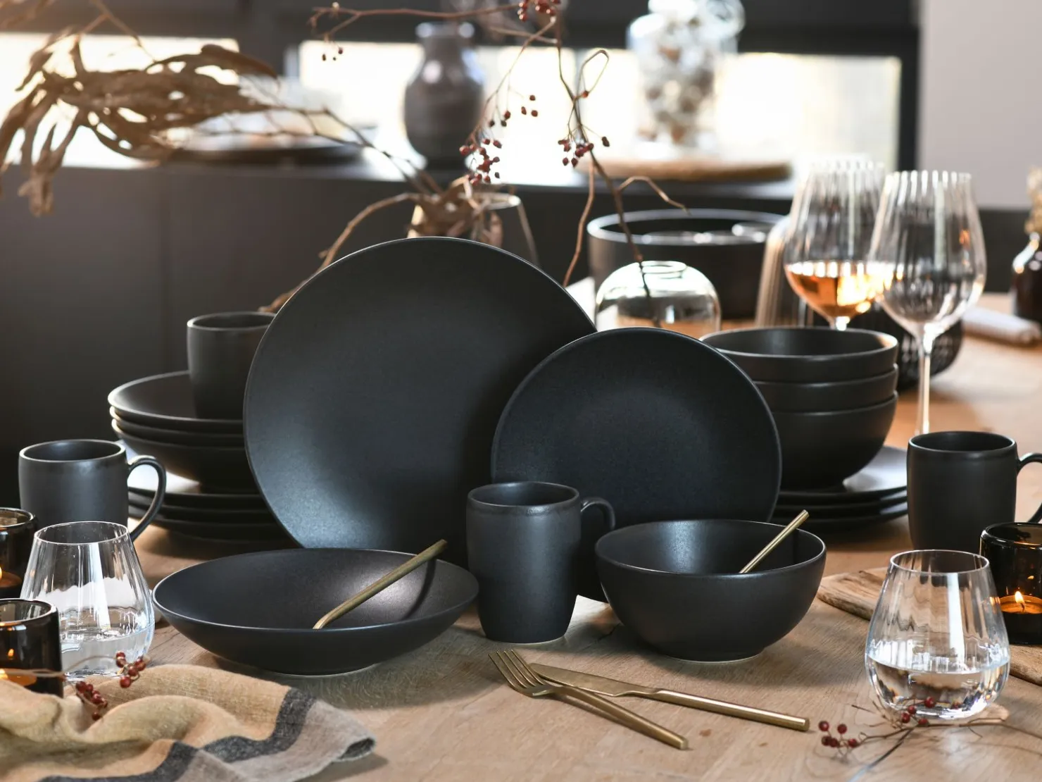 Creatable Geschirrset|Soft Touch - Kombiservice 20-tlg - Schwarz