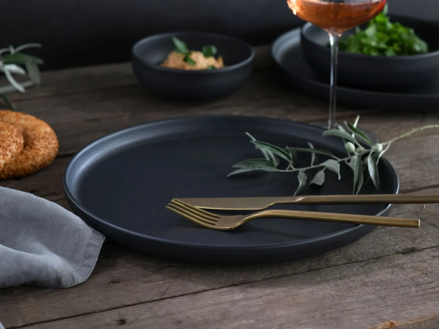 Creatable Geschirrset|Uno - Kombiservice 16-tlg - Black